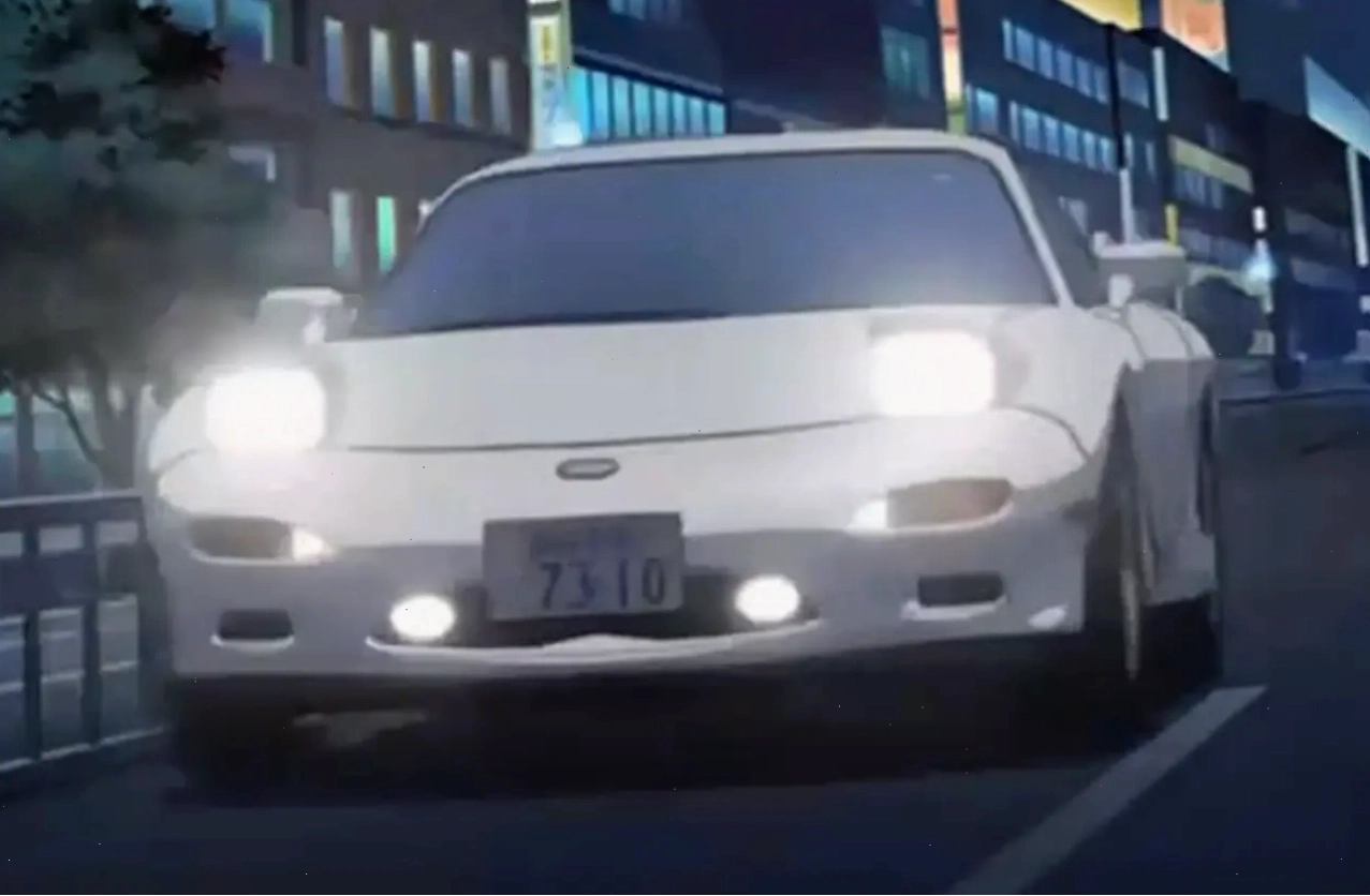 Chiếc xe RX-7 của Rei Furuya