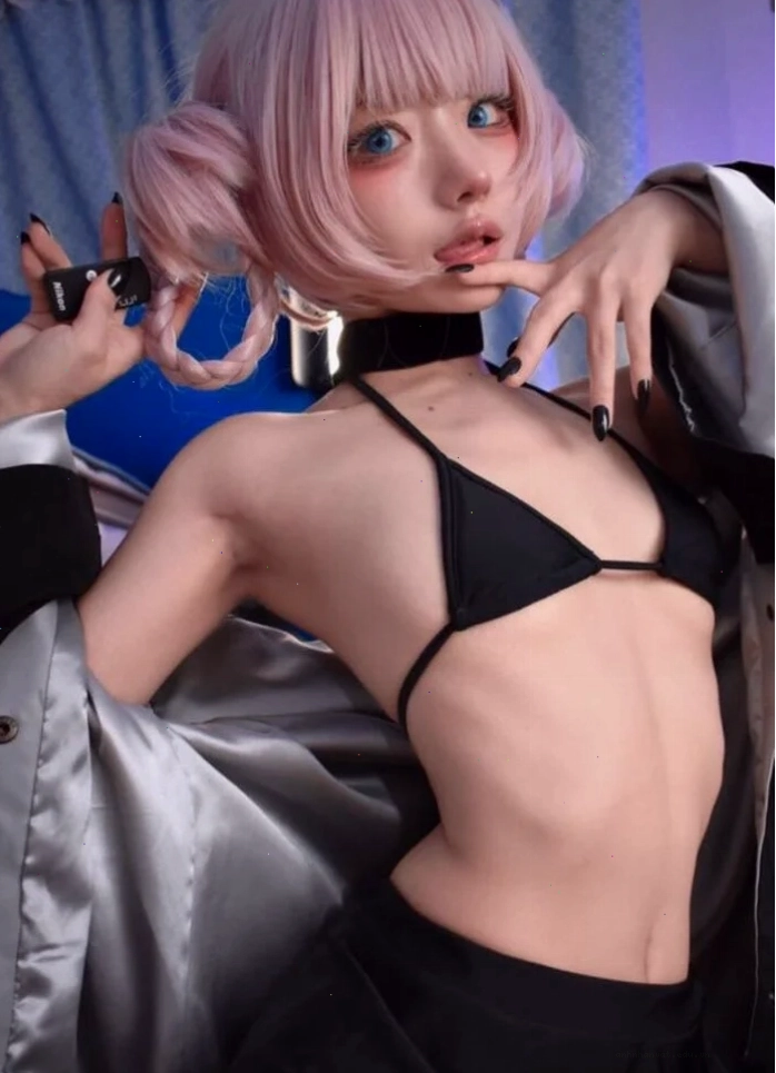 Cosplay anime bikini với phong cách cool ngầu, thể hiện sự tự tin
