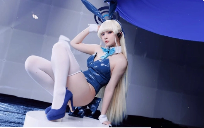 Cosplay Ichinose Asuna phong cách Bunny Girl trong Blue Archive