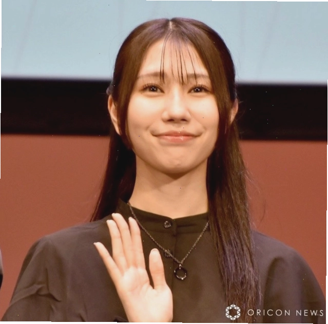 Eri Yukimura trong vai Anri Teieri
