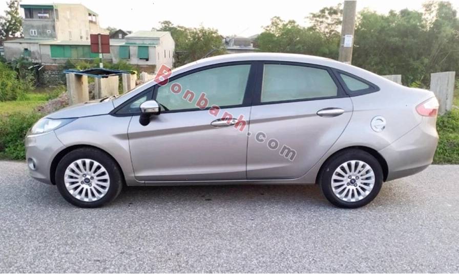 Ford Fiesta đời 2011 với thiết kế đặc trưng