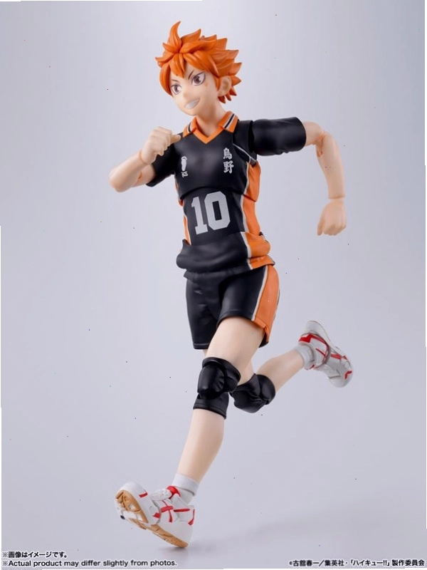 Hinata Shoyo và Kageyama Tobio trong tư thế chuẩn bị thi đấu