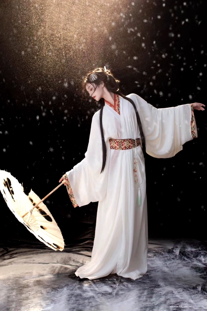 Tạo dáng biểu cảm trong concept cosplay cổ trang