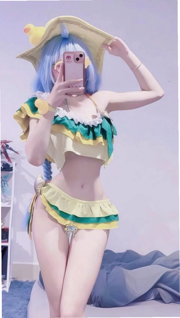 Thiết kế bikini đáng yêu với gam màu tươi sáng, phù hợp với không khí mùa hè
